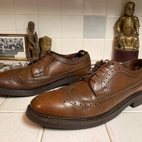 VINTAGE WING TIP MADE IN USA SHOES 9 C main image 7